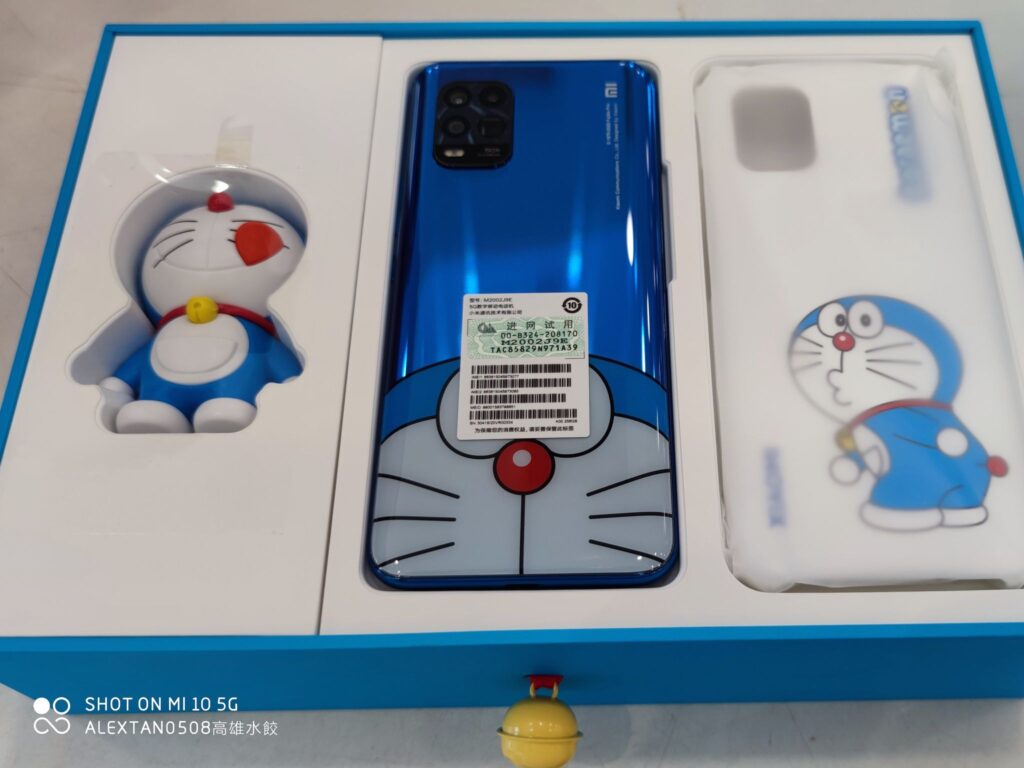 Mi 10 Youth Doraemon Limited Edition's package inclusion. Photo is credited to Alex Tan Yun Kai