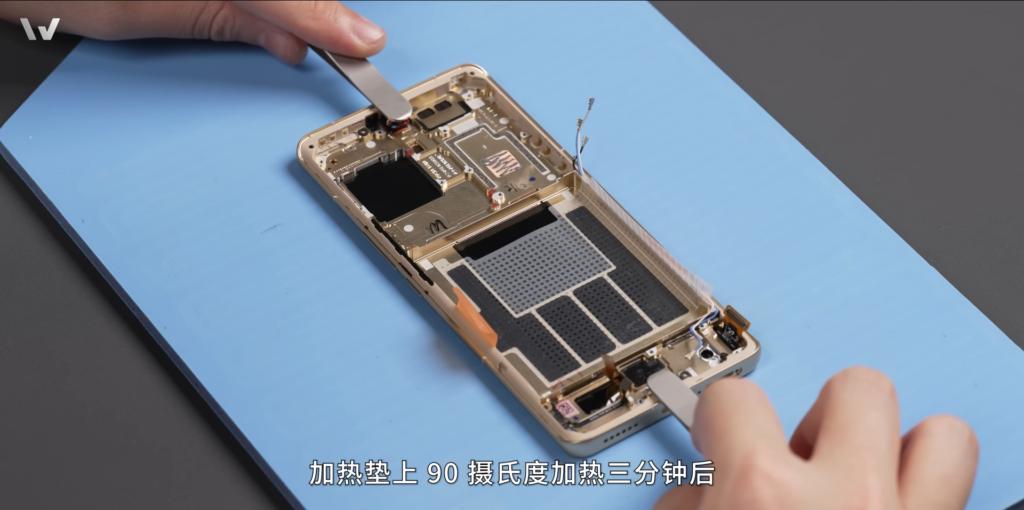 Xiaomi 12S Ultra gets dismantled